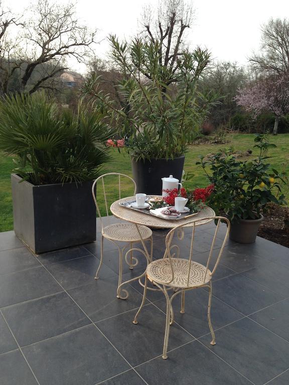 Les Camelias Bed & Breakfast Lalinde Exterior foto